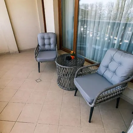 Seaside Serenity - Luxurious Beach-front With A Refreshing Pool * Varna