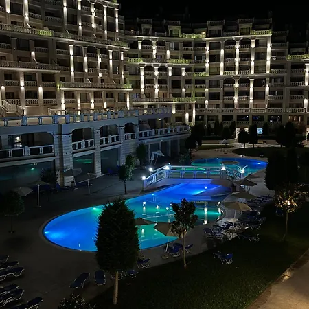 Seaside Serenity - Luxurious Beach-front With A Refreshing Pool * Varna